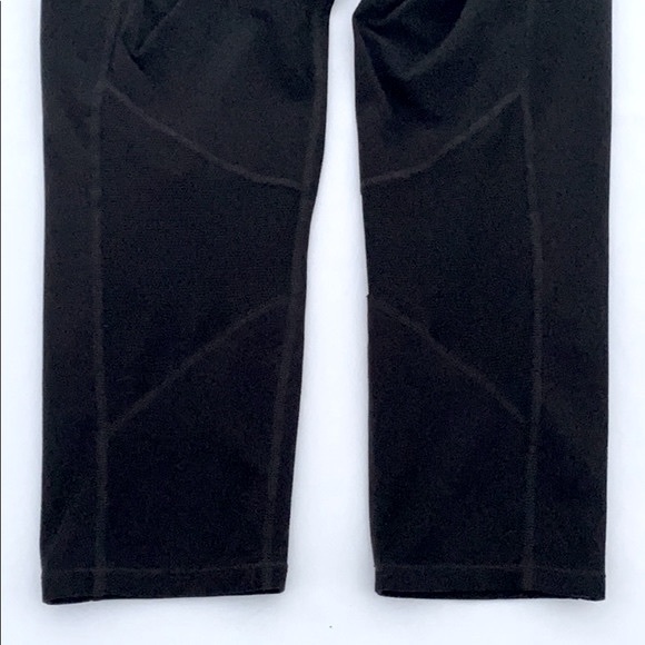 Athleta Be Free 2 in 1 Skirted Capri Leggings - Picture 6 of 9